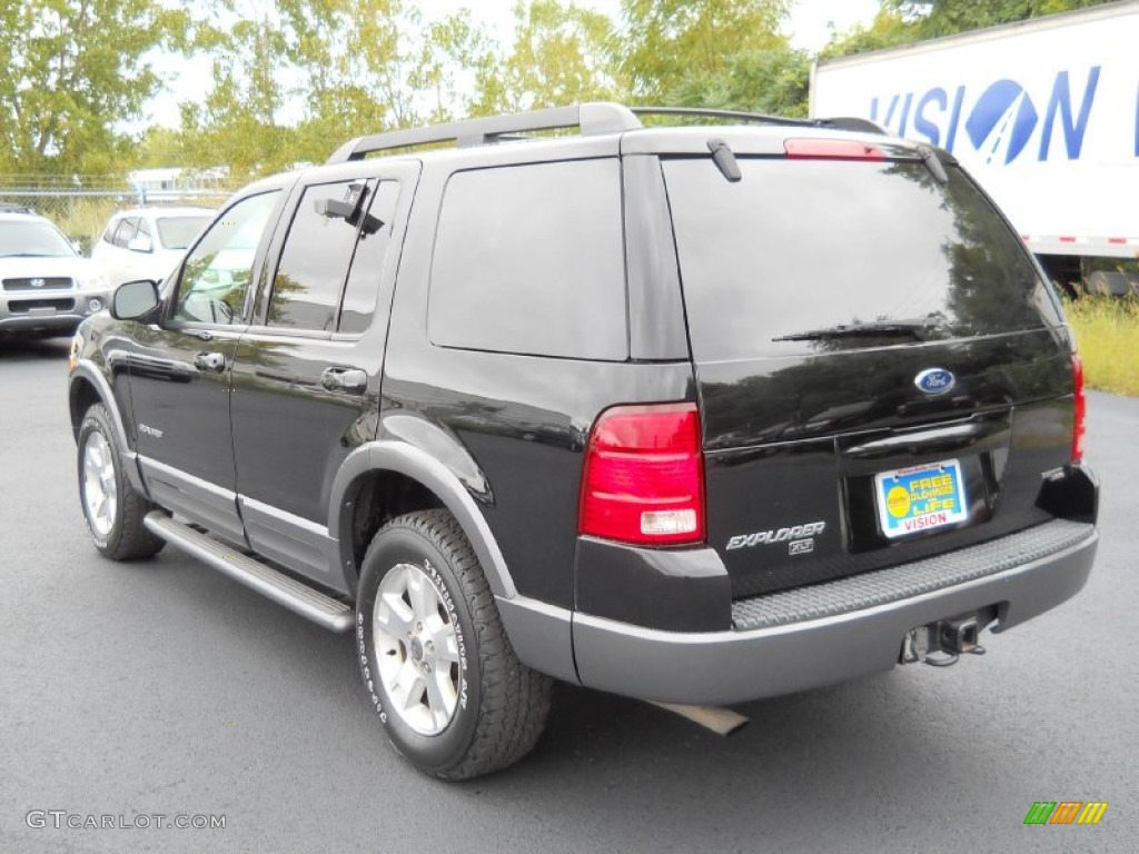 2005 Explorer XLT 4x4 - Black / Medium Parchment photo #15