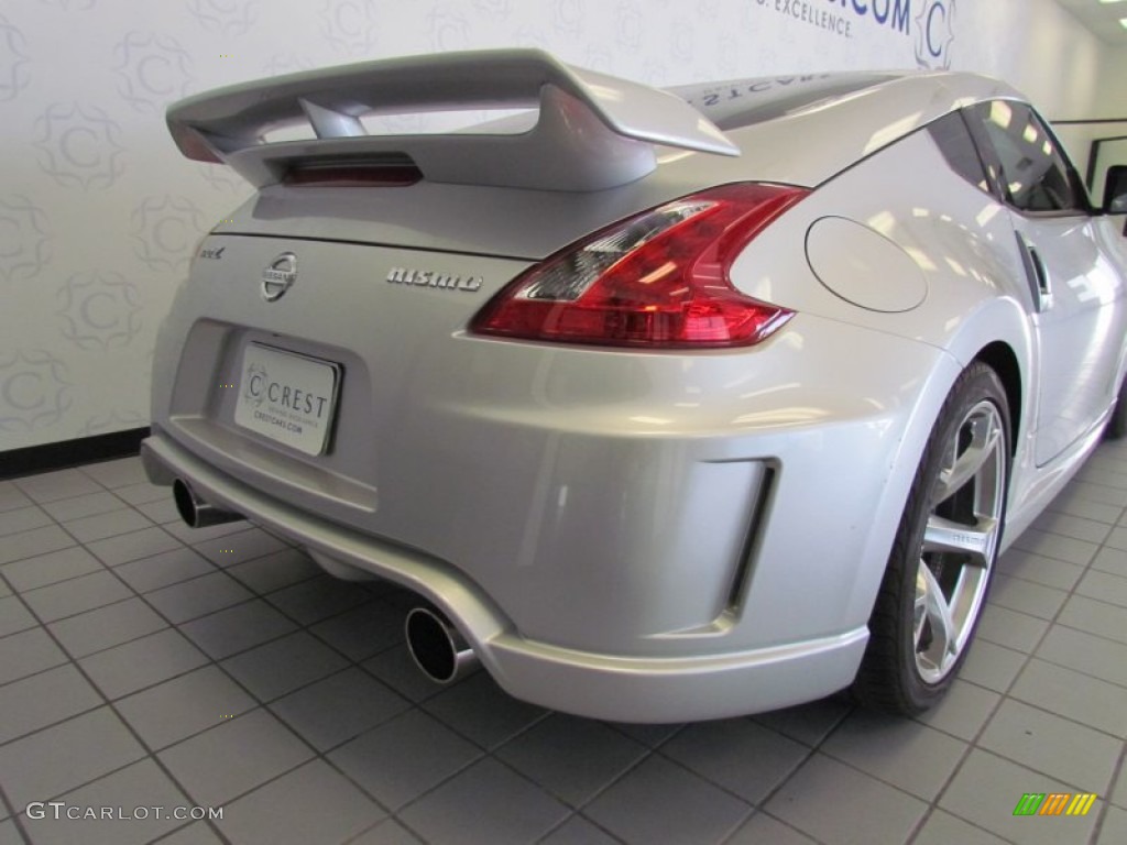 Brilliant Silver 2010 Nissan 370Z NISMO Coupe Exterior Photo #54157089