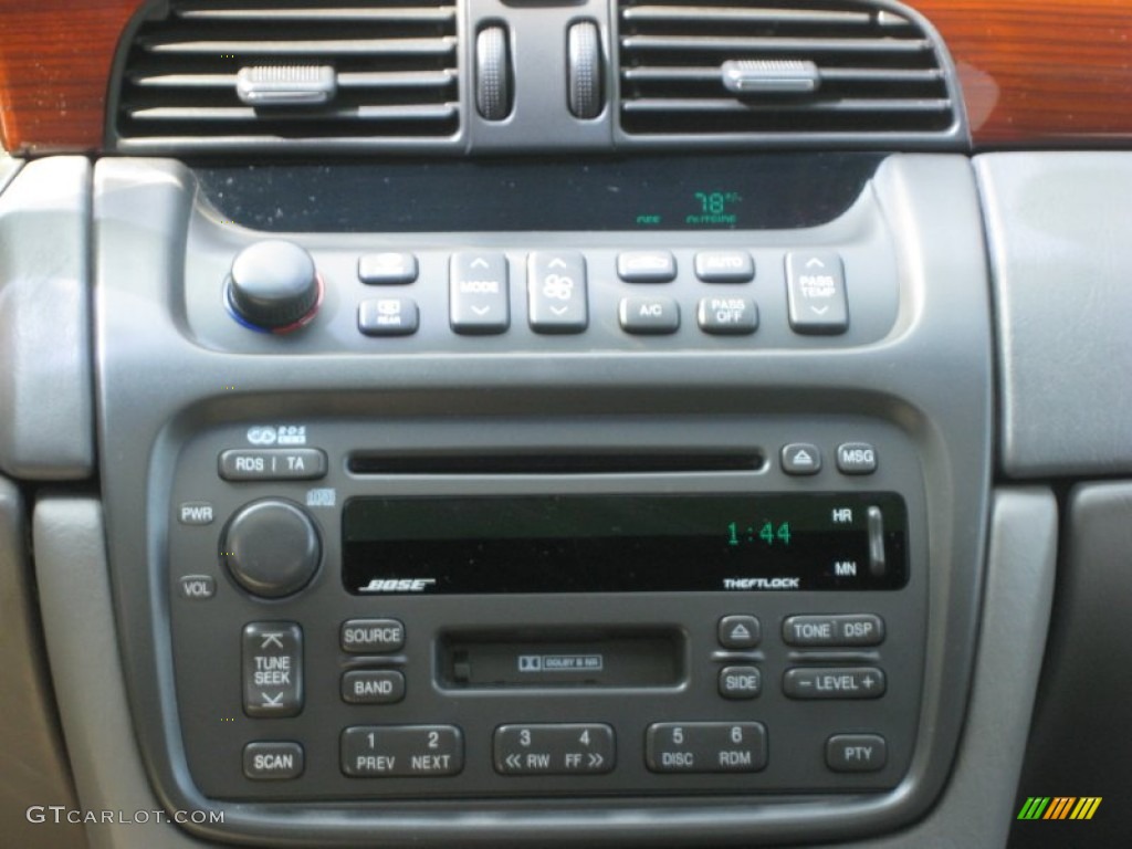2005 Cadillac DeVille DTS Audio System Photos