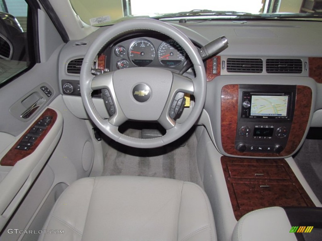 2009 Chevrolet Tahoe LTZ Light Titanium Steering Wheel Photo #54158892