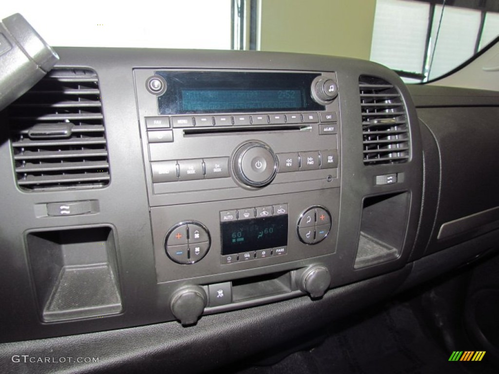 2009 Chevrolet Silverado 1500 LT Extended Cab Controls Photo #54163323