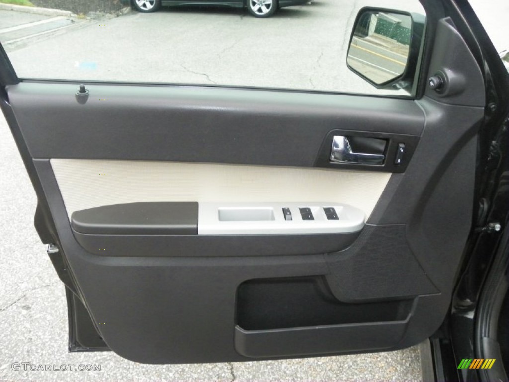 2011 Mercury Mariner Premier AWD Door Panel Photos