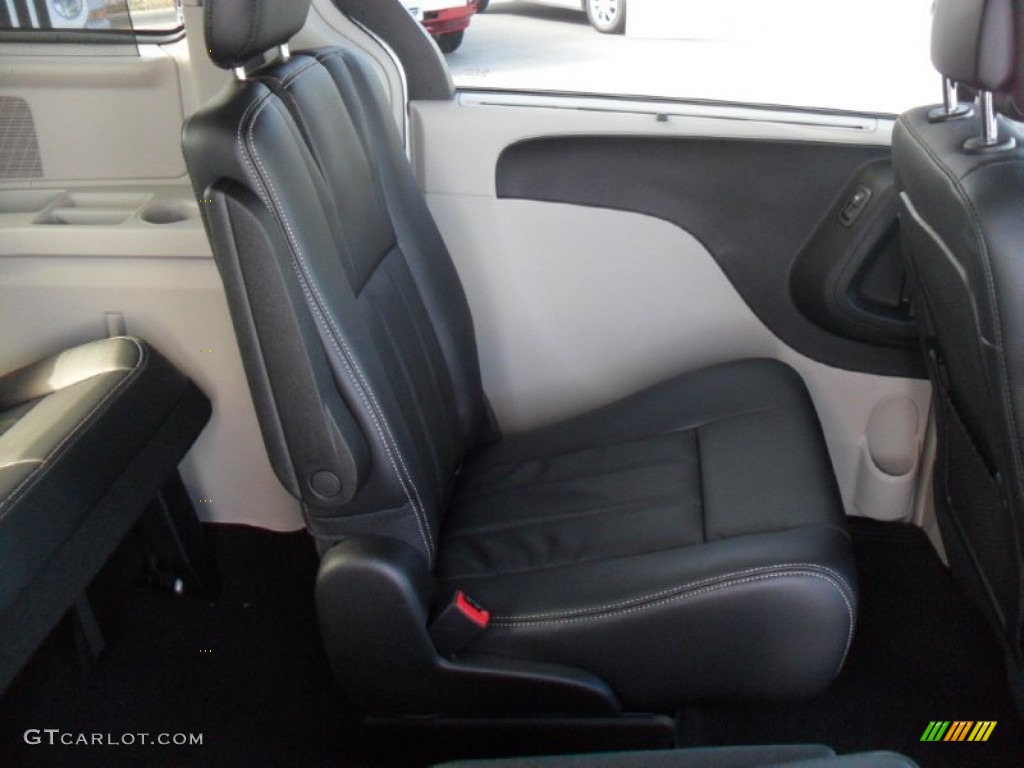 Black/Light Graystone Interior 2012 Chrysler Town & Country Touring - L Photo #54164844
