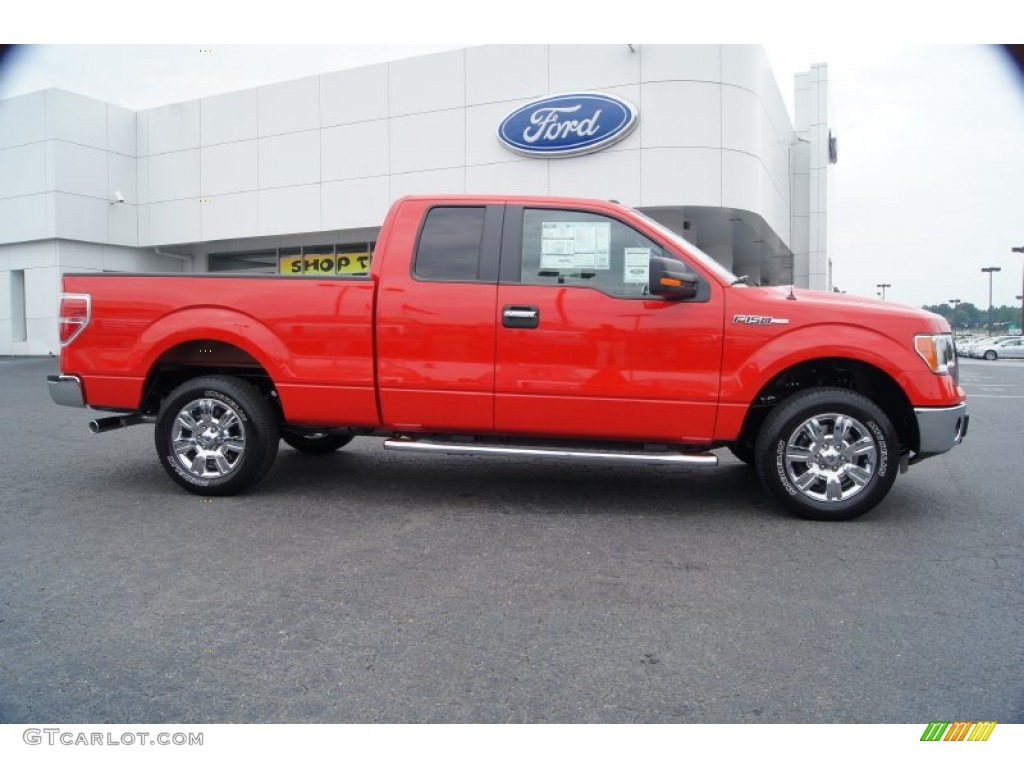 2011 F150 XLT SuperCab - Race Red / Steel Gray photo #2