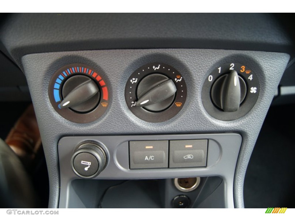 2011 Ford Transit Connect XLT Cargo Van Controls Photo #54166059