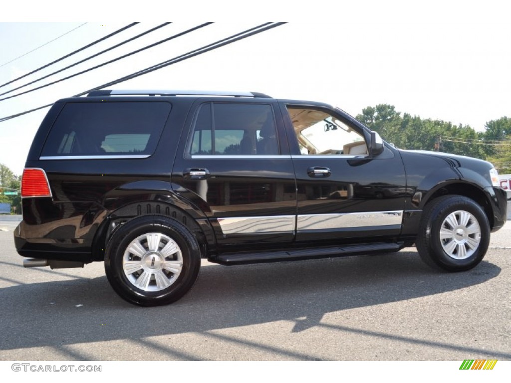 2008 Navigator Luxury 4x4 - Black / Camel/Sand Piping photo #39