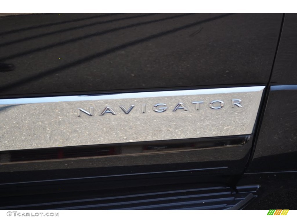 2008 Navigator Luxury 4x4 - Black / Camel/Sand Piping photo #40