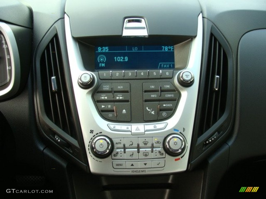 2010 Chevrolet Equinox LT Controls Photo #54169255