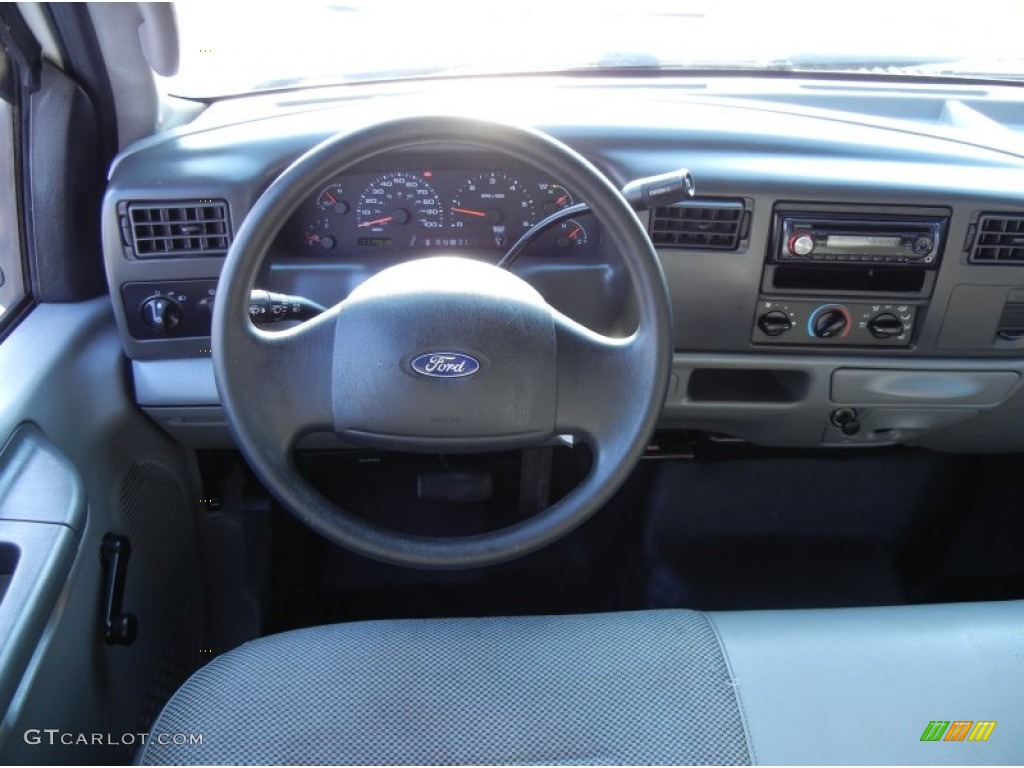 2003 Ford F250 Super Duty XL Crew Cab Medium Flint Grey Steering Wheel Photo #54169747