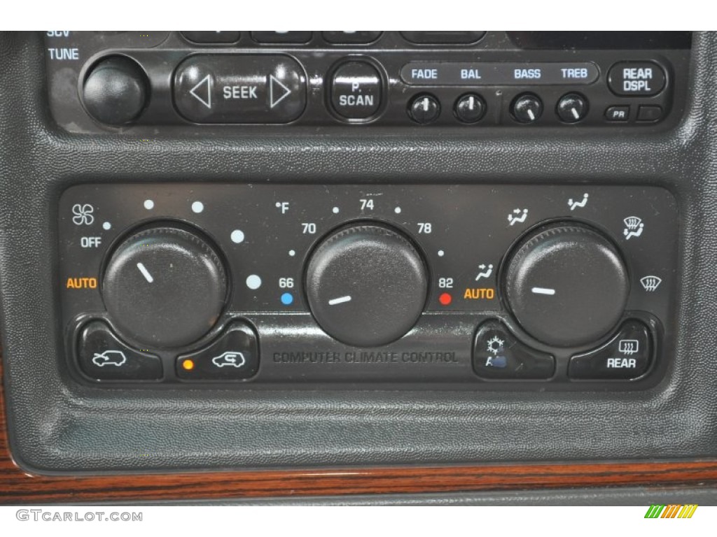 2002 Cadillac Escalade AWD Controls Photo #54170530