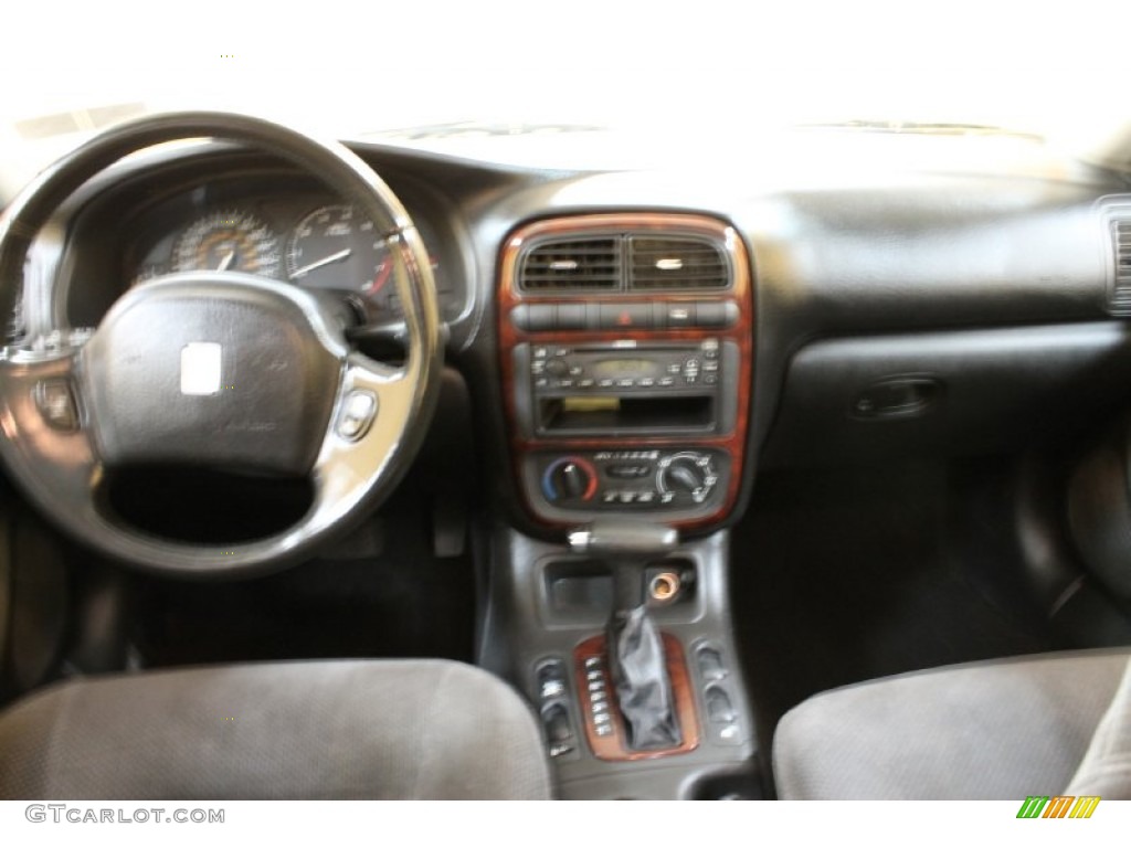 2002 L Series L300 Sedan - Bright Silver / Black photo #5