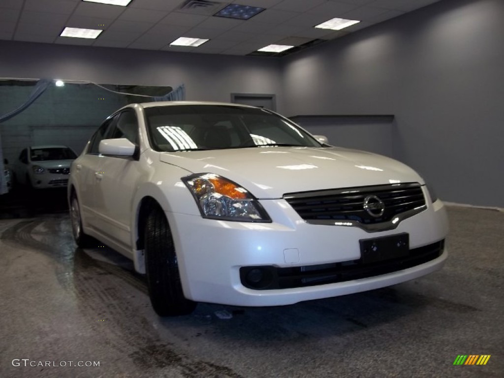 2009 Altima 2.5 - Winter Frost Pearl / Blond photo #1