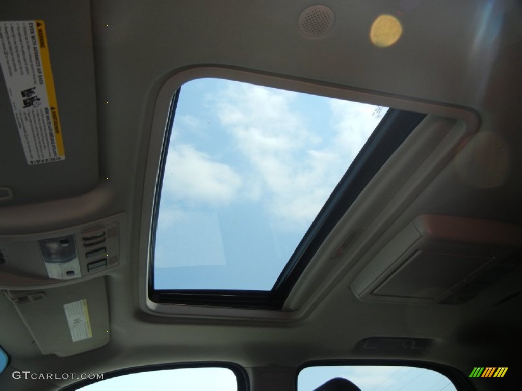 2009 Chevrolet Tahoe LTZ Sunroof Photos