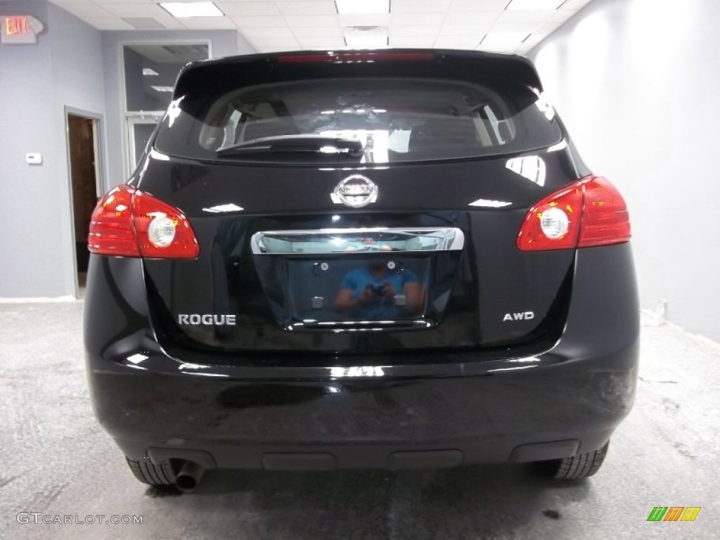 2011 Rogue S AWD - Wicked Black / Black photo #7