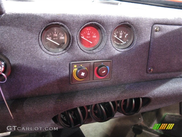 1991 Ferrari F40 Standard F40 Model Controls Photo #541761