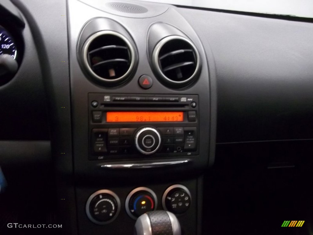 2011 Rogue S AWD - Wicked Black / Black photo #17