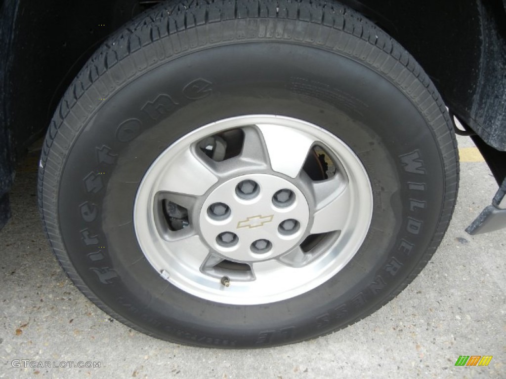 2003 Chevrolet Tahoe LS Wheel Photos