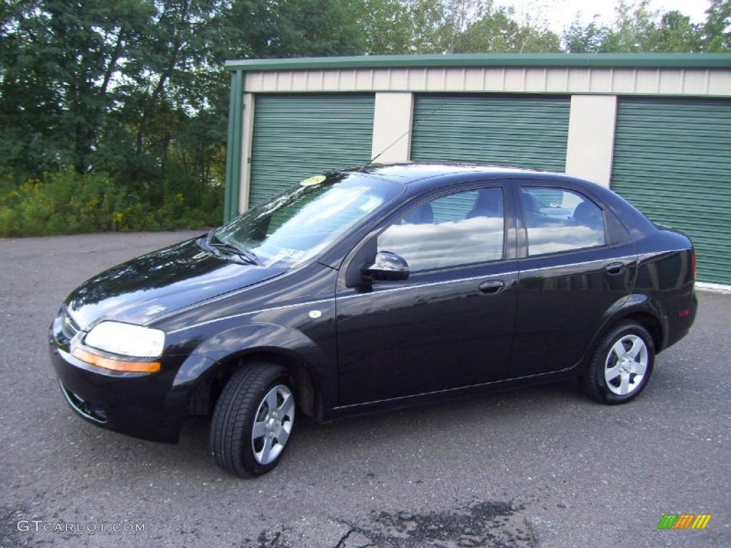 2005 Aveo LS Sedan - Black / Gray photo #1