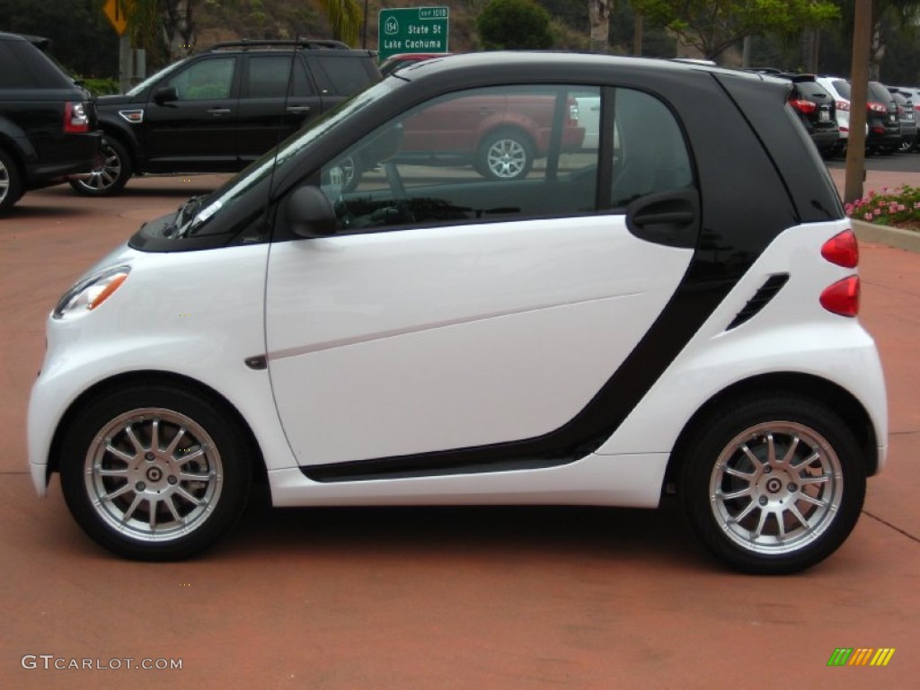 Crystal White 2011 Smart fortwo passion coupe Exterior Photo #54178377