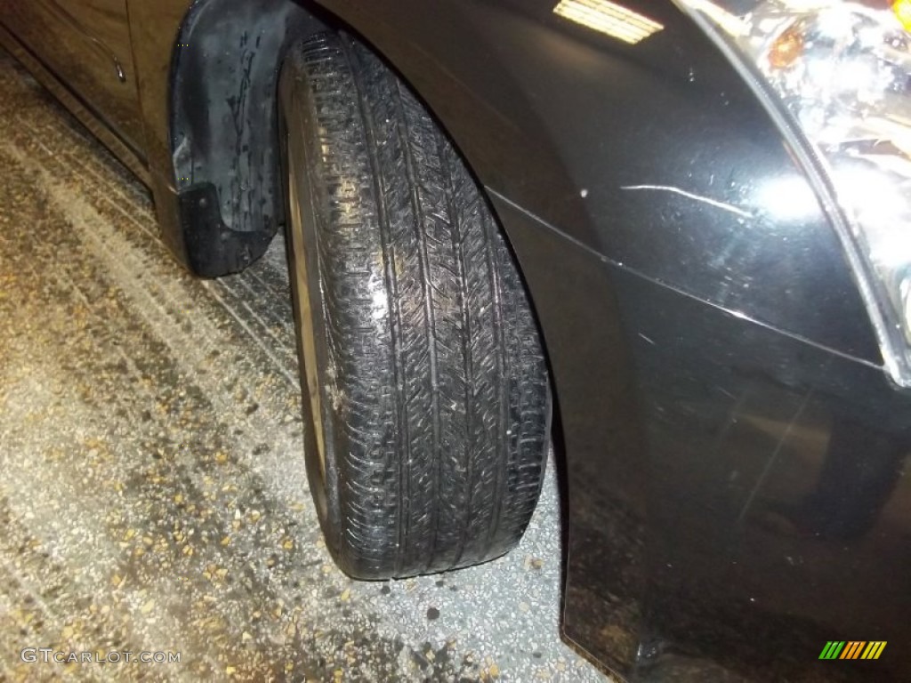 2011 Rogue S AWD - Wicked Black / Black photo #2