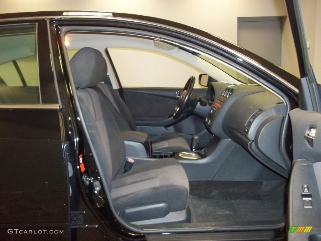 2011 Rogue S AWD - Wicked Black / Black photo #11