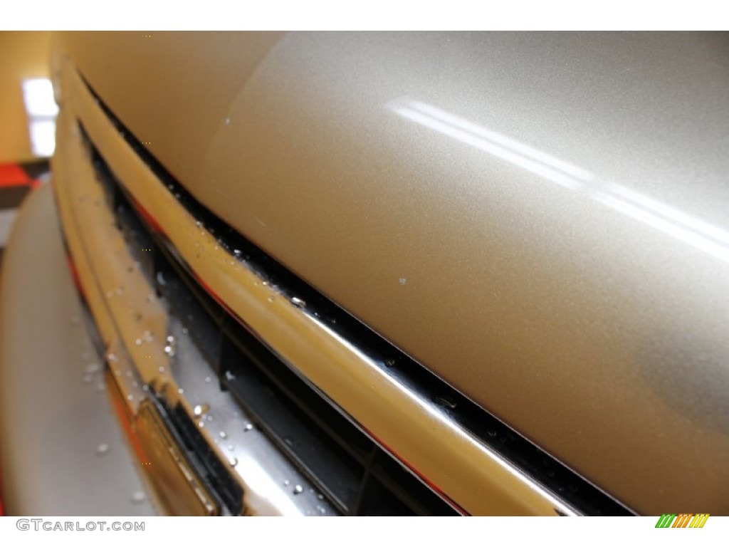 2003 Suburban 1500 LT 4x4 - Sandalwood Metallic / Gray/Dark Charcoal photo #24