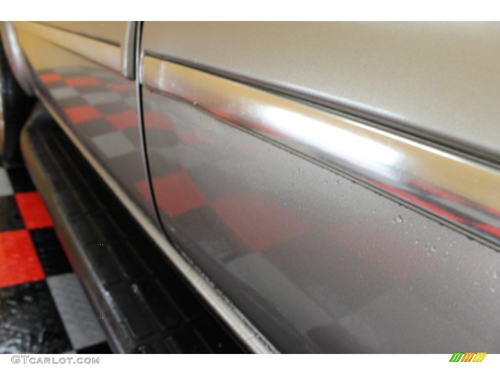 2003 Suburban 1500 LT 4x4 - Sandalwood Metallic / Gray/Dark Charcoal photo #32