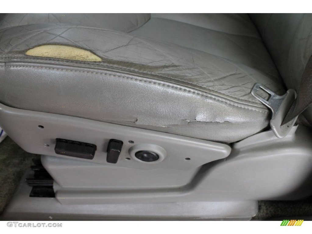 2003 Suburban 1500 LT 4x4 - Sandalwood Metallic / Gray/Dark Charcoal photo #34