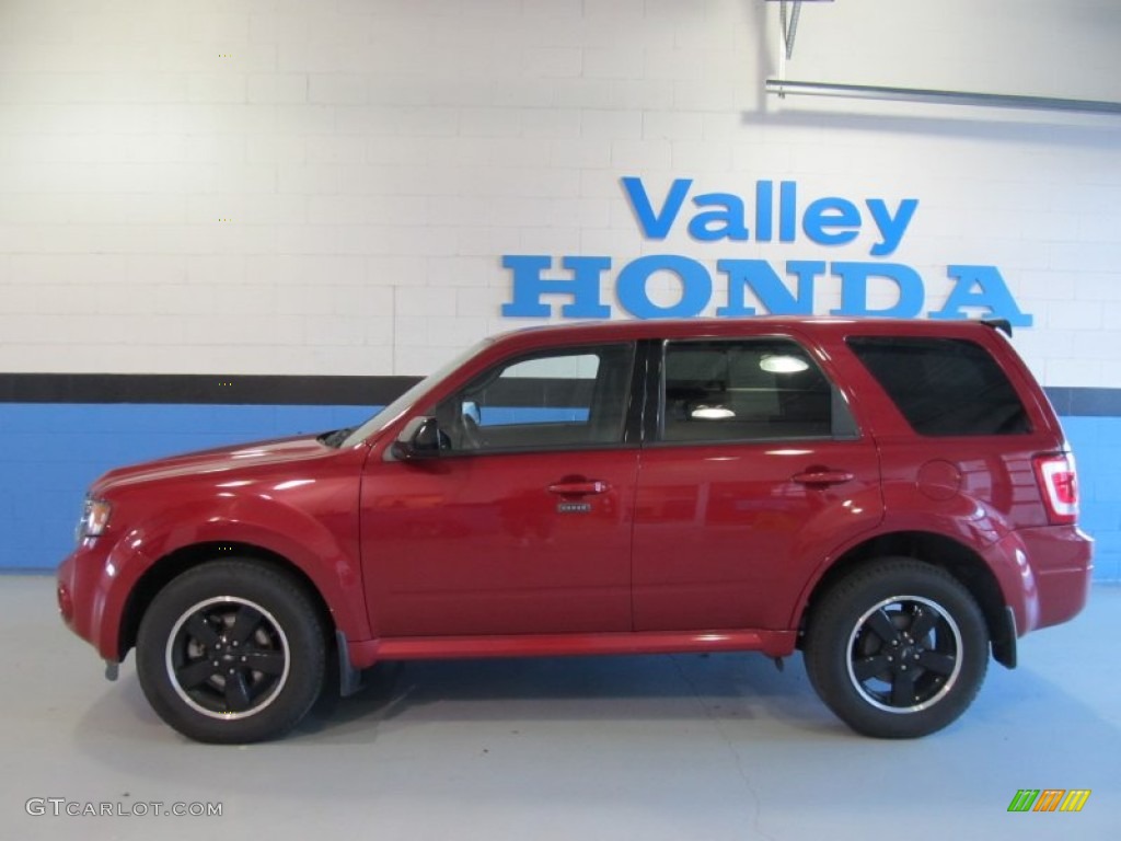 2010 Escape XLT Sport Package 4WD - Sangria Red Metallic / Charcoal Black photo #2