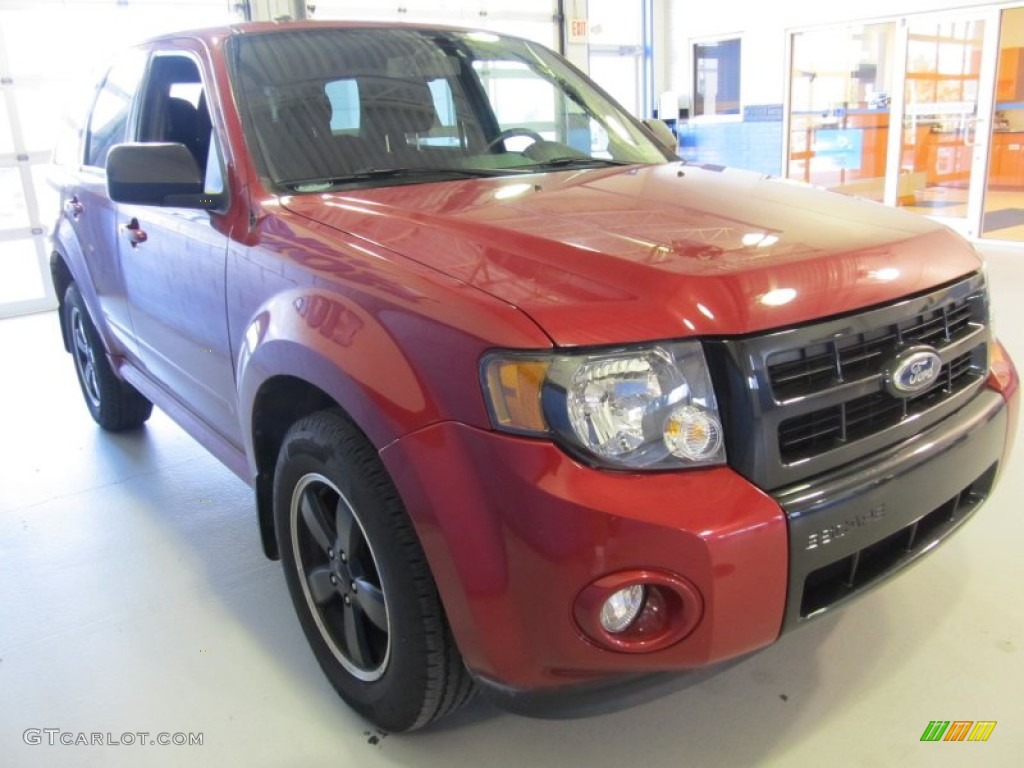 2010 Escape XLT Sport Package 4WD - Sangria Red Metallic / Charcoal Black photo #4