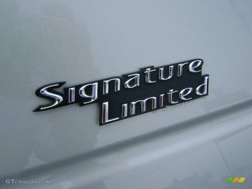 2008 Town Car Signature Limited - Silver Birch Metallic / Black photo #13