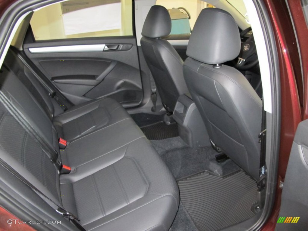 Titan Black Interior 2012 Volkswagen Passat 2.5L SE Photo #54191962