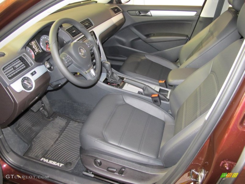 Titan Black Interior 2012 Volkswagen Passat 2.5L SE Photo #54191992