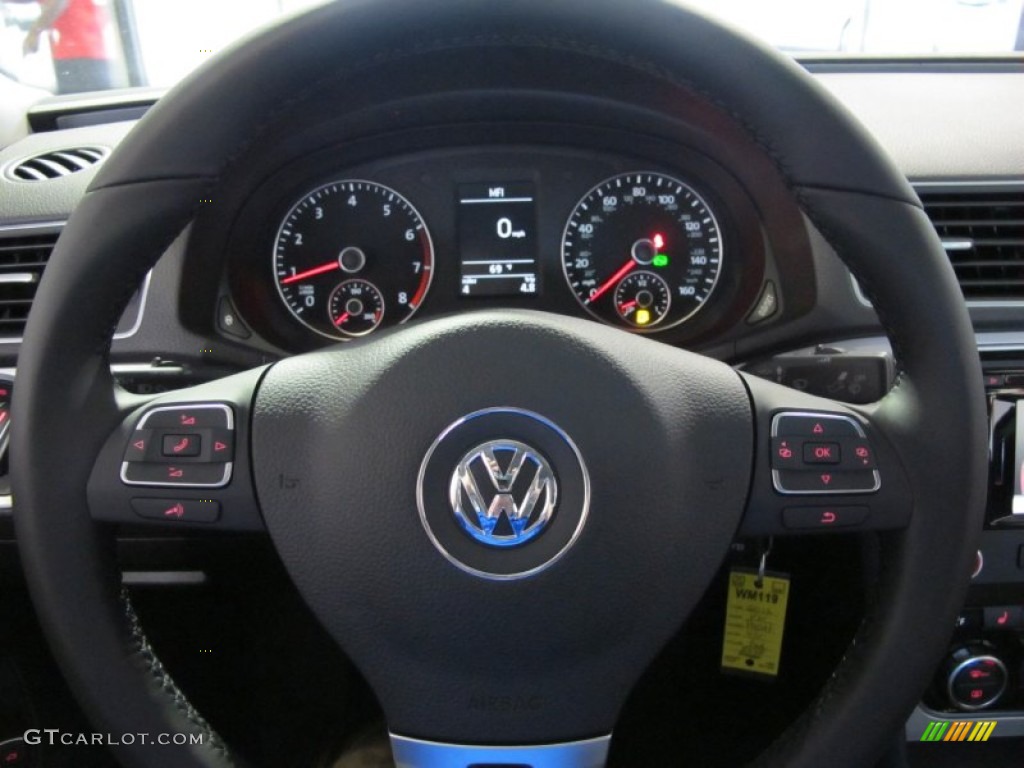 2012 Volkswagen Passat 2.5L SE Titan Black Steering Wheel Photo #54191998