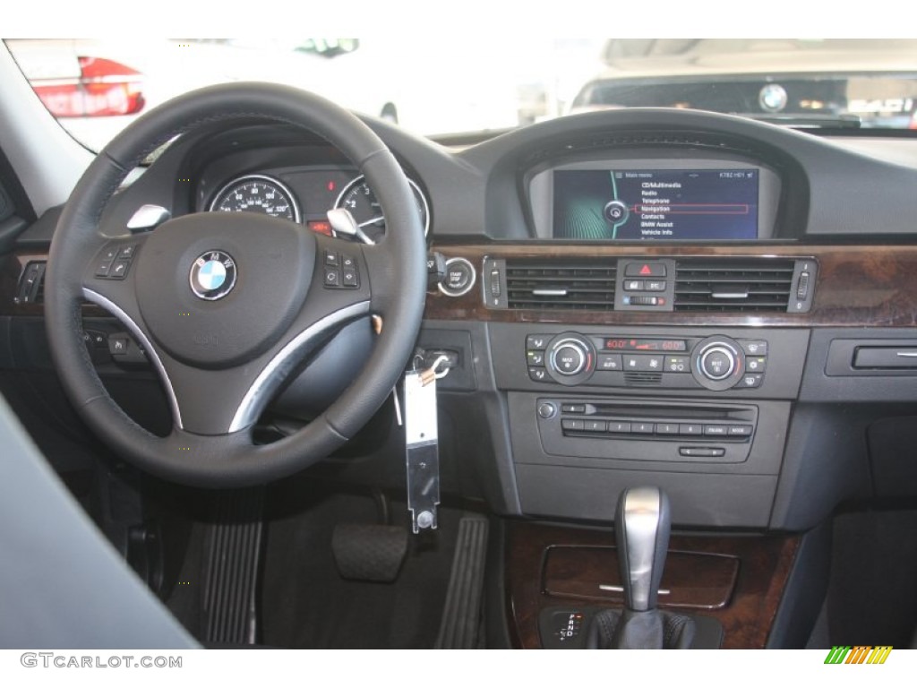 2009 3 Series 328i Sedan - Black Sapphire Metallic / Black photo #28