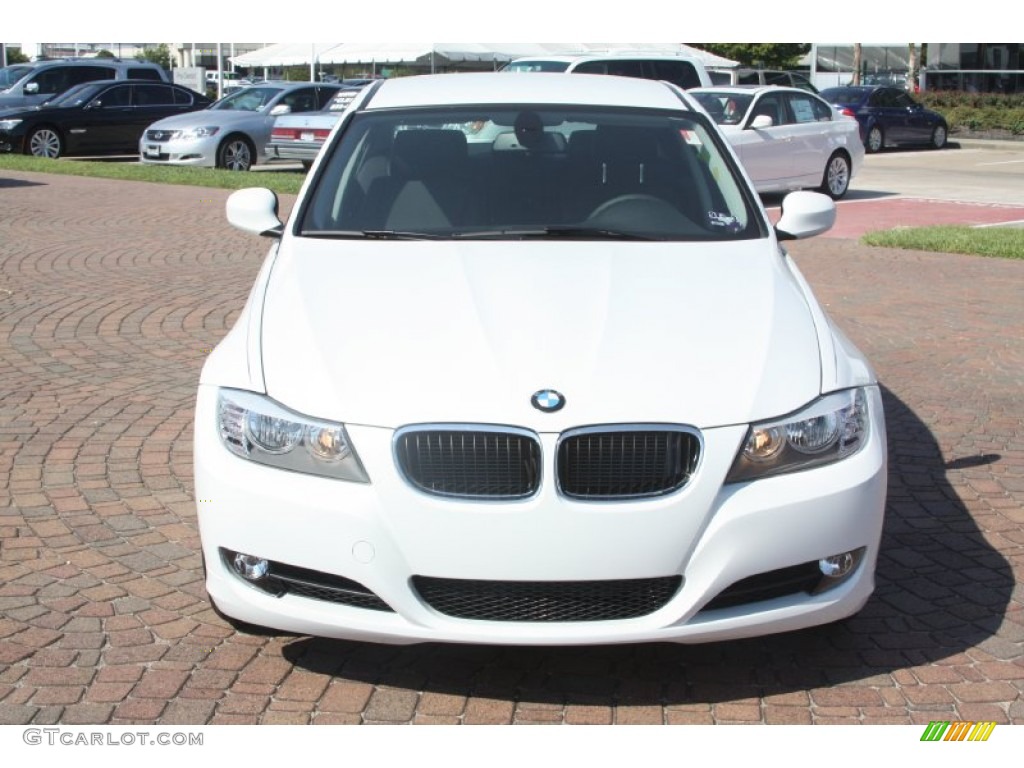 2011 3 Series 328i Sedan - Alpine White / Black photo #2