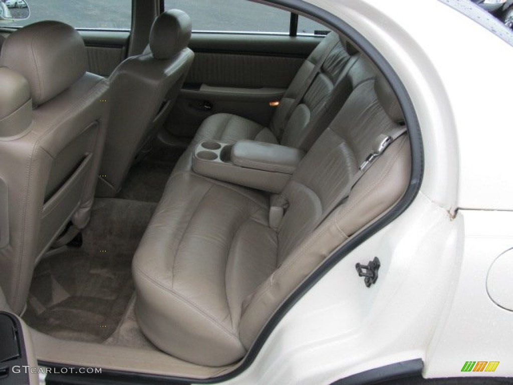 2001 Park Avenue Ultra - White Diamond / Taupe photo #8