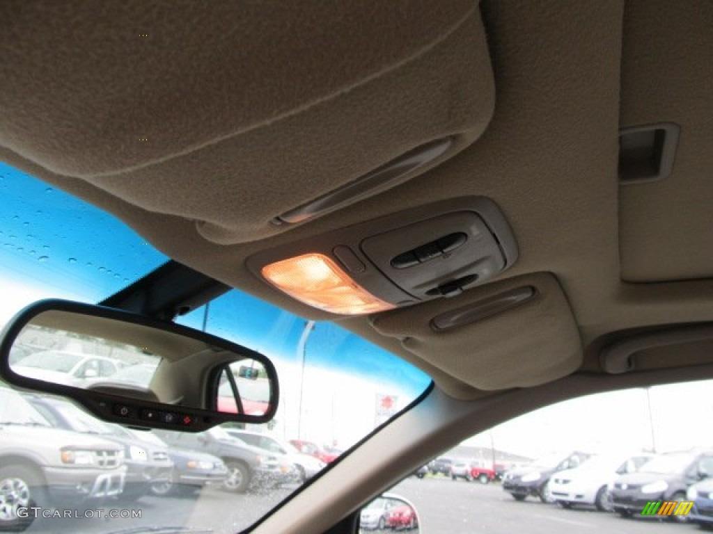 2001 Park Avenue Ultra - White Diamond / Taupe photo #13