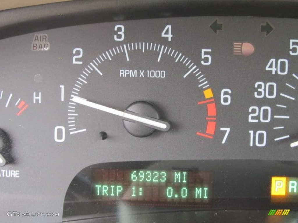 2001 Park Avenue Ultra - White Diamond / Taupe photo #15