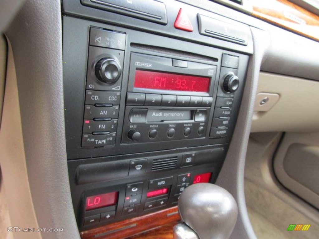 2001 Audi A6 2.8 quattro Sedan Audio System Photos