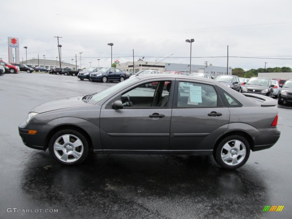 2005 Focus ZX4 SES Sedan - Liquid Grey Metallic / Dark Flint/Light Flint photo #5