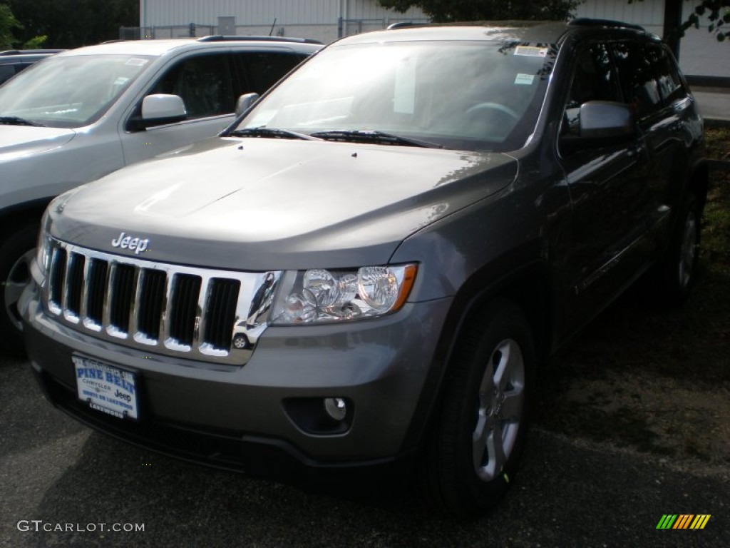 2012 Grand Cherokee Laredo 4x4 - Mineral Gray Metallic / Black photo #1