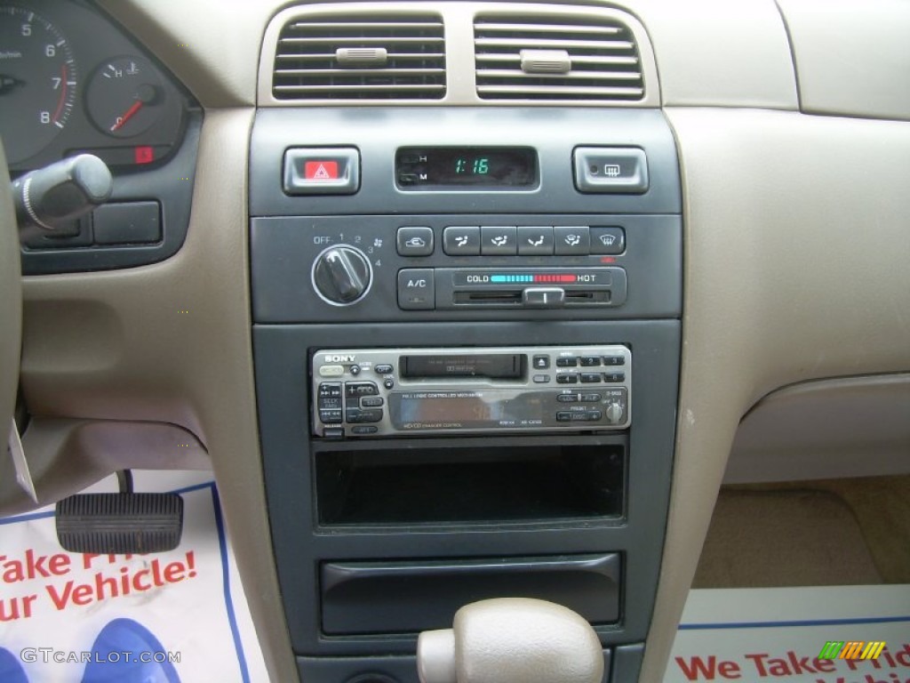 1998 Nissan Maxima GXE Controls Photo #54205791