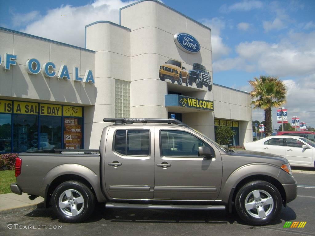 2006 Frontier LE Crew Cab - Granite Metallic / Desert photo #2