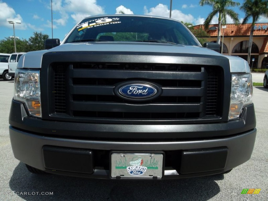 2010 F150 XL Regular Cab - Ingot Silver Metallic / Medium Stone photo #15