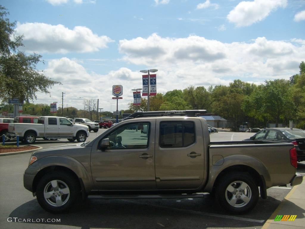 2006 Frontier LE Crew Cab - Granite Metallic / Desert photo #6