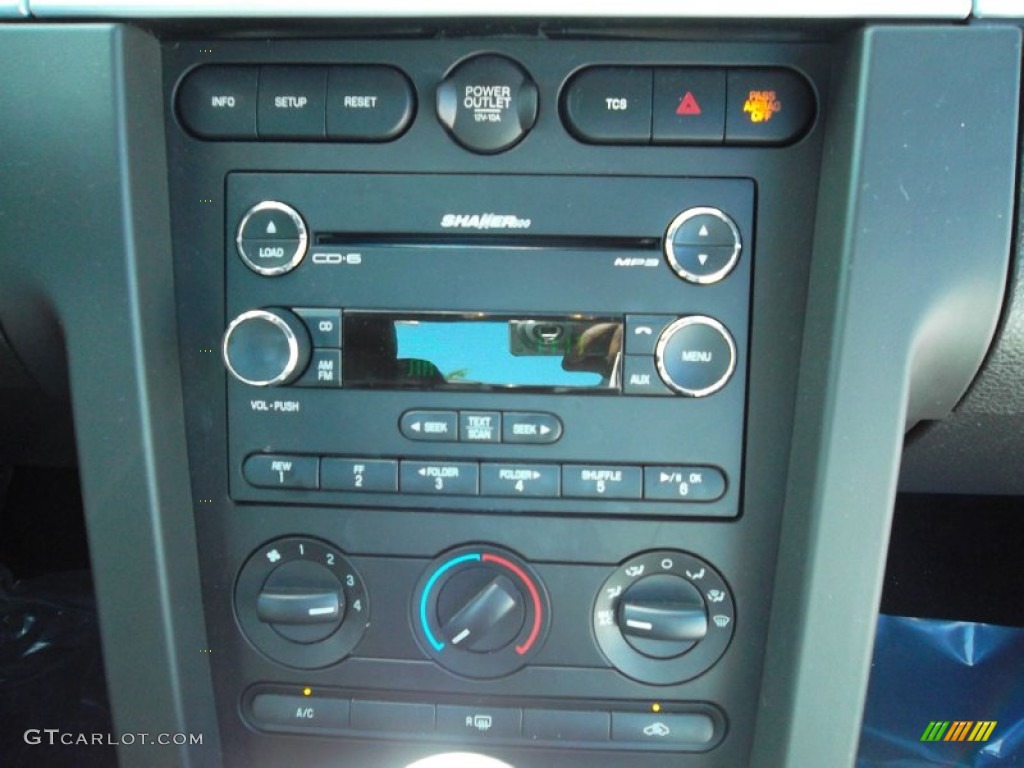 2008 Ford Mustang GT Premium Coupe Audio System Photo #54208167