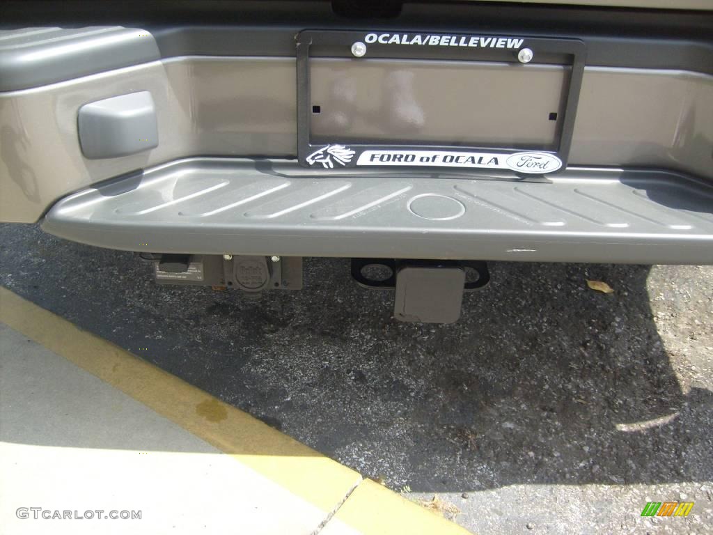 2006 Frontier LE Crew Cab - Granite Metallic / Desert photo #27