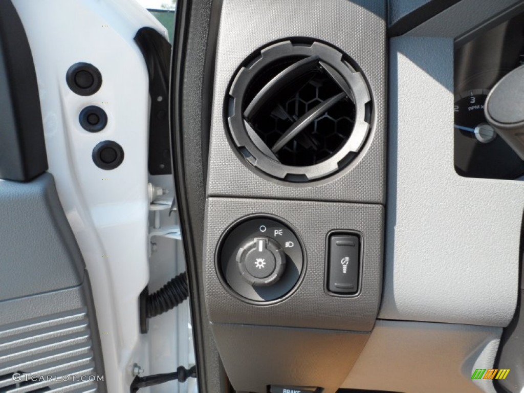 2012 Ford F350 Super Duty XL SuperCab 4x4 Controls Photo #54209877