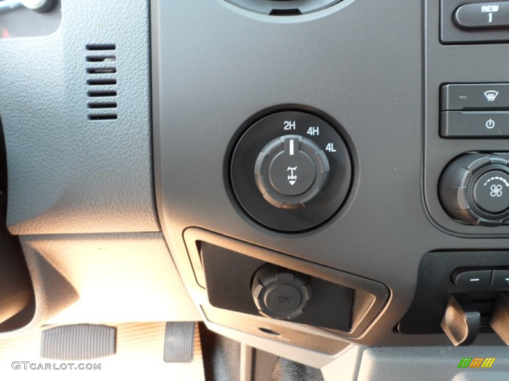 2012 Ford F250 Super Duty XL SuperCab 4x4 Controls Photo #54210171